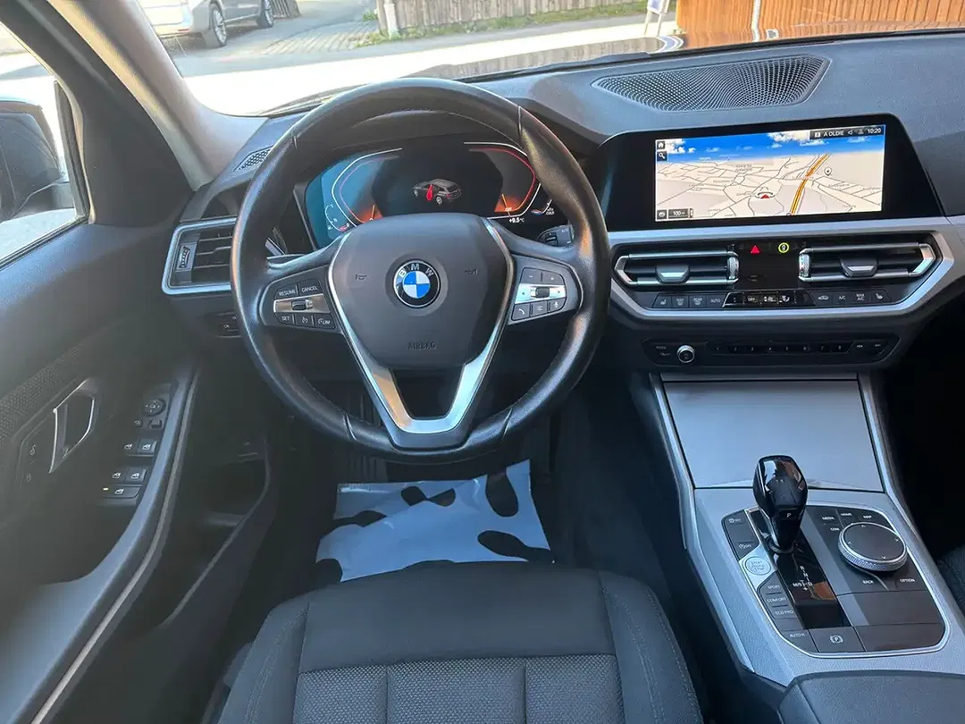 BMW 320 - Thumbnail 7