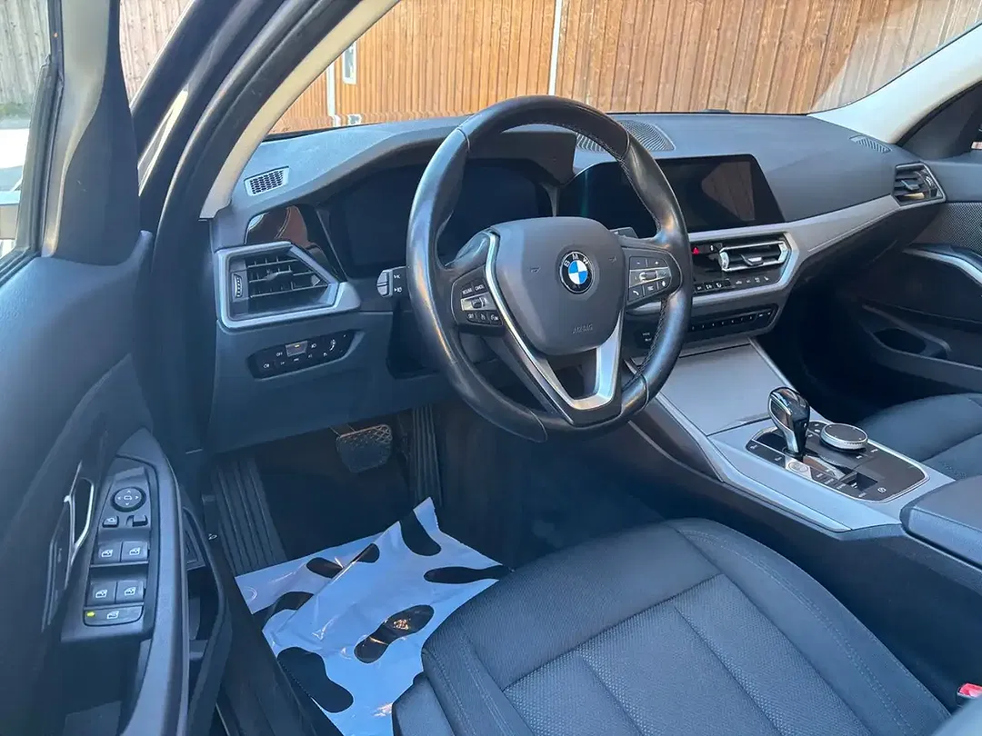 BMW 320 - Thumbnail 9