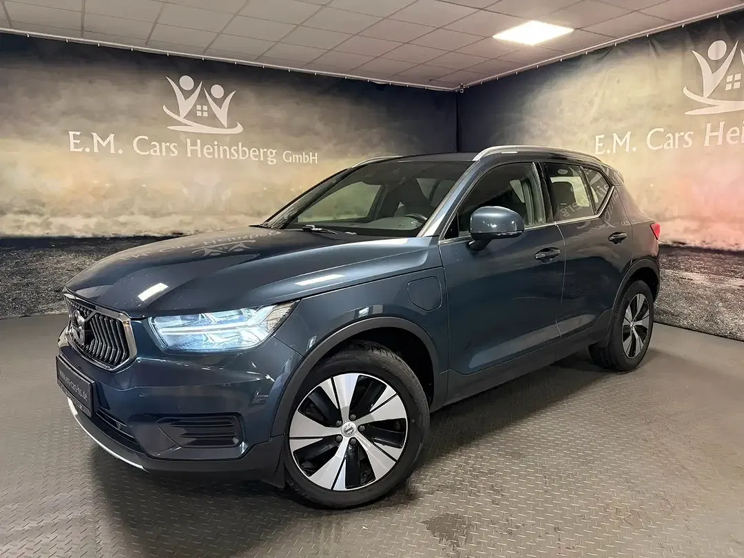 Volvo XC40 - Thumbnail 3