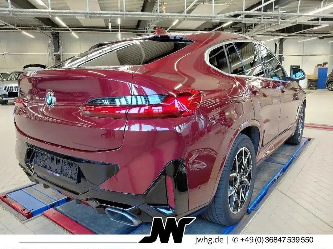 BMW X4 - Thumbnail 3