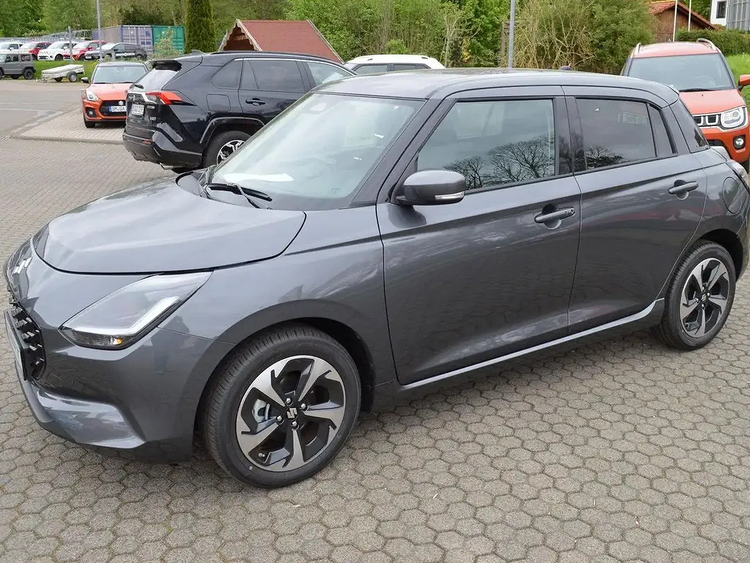 Suzuki Swift - Thumbnail 3