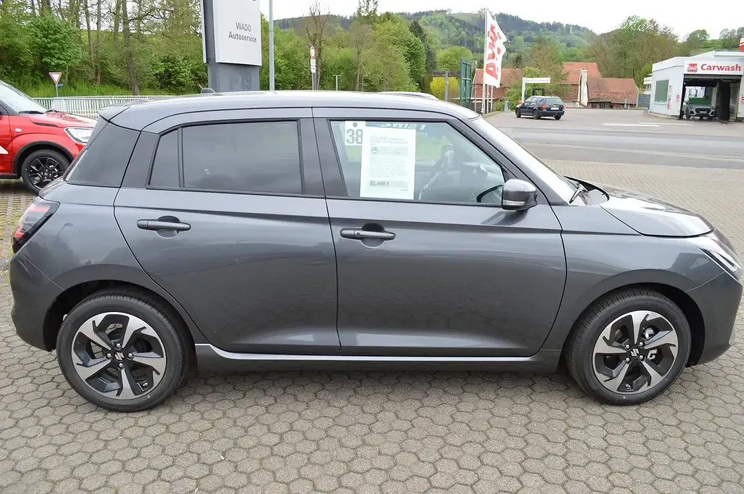 Suzuki Swift - Thumbnail 7