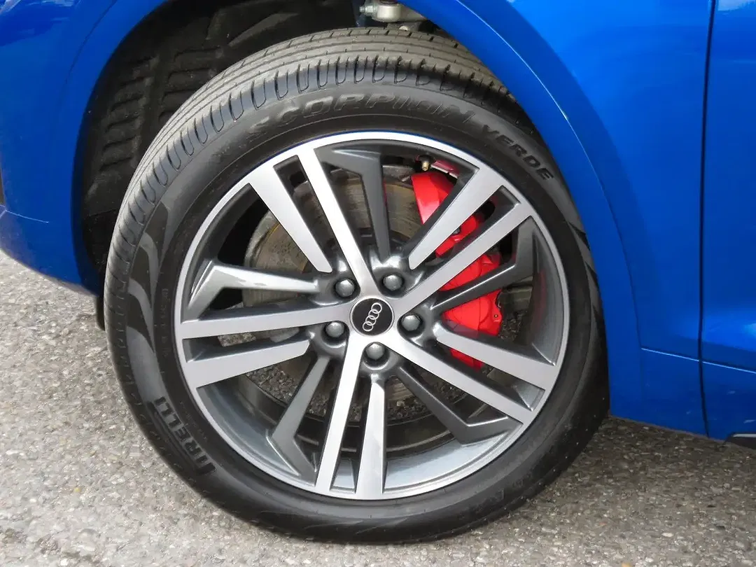 Audi Q5 - Thumbnail 3