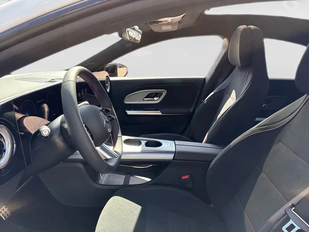 Mercedes-Benz CLA 180 - Thumbnail 10