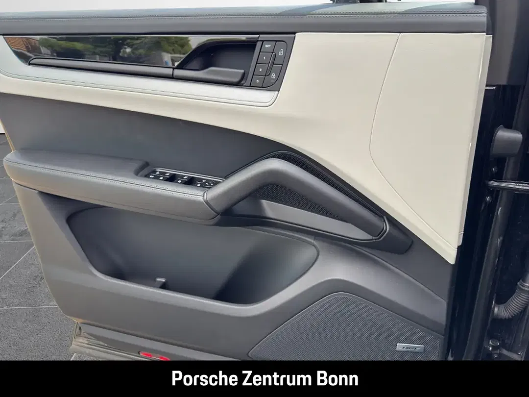 Porsche Cayenne - Thumbnail 12