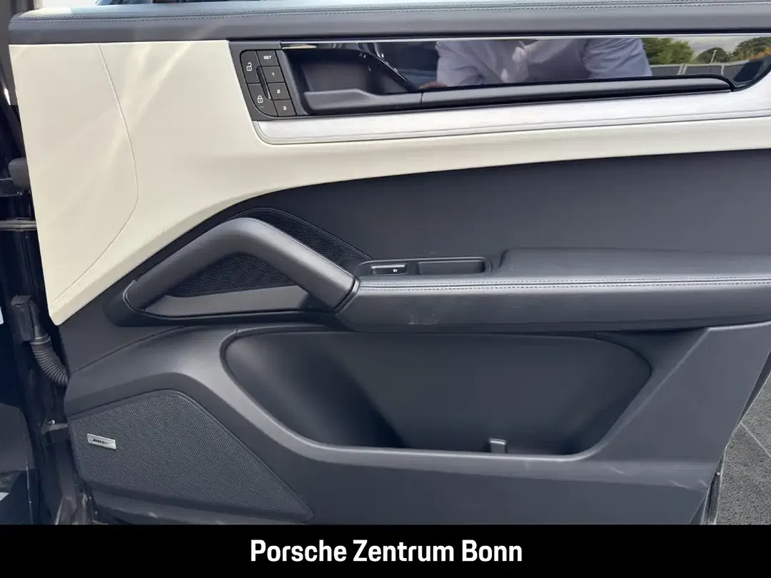 Porsche Cayenne - Thumbnail 17