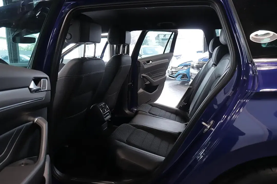Volkswagen Passat Variant - Thumbnail 9