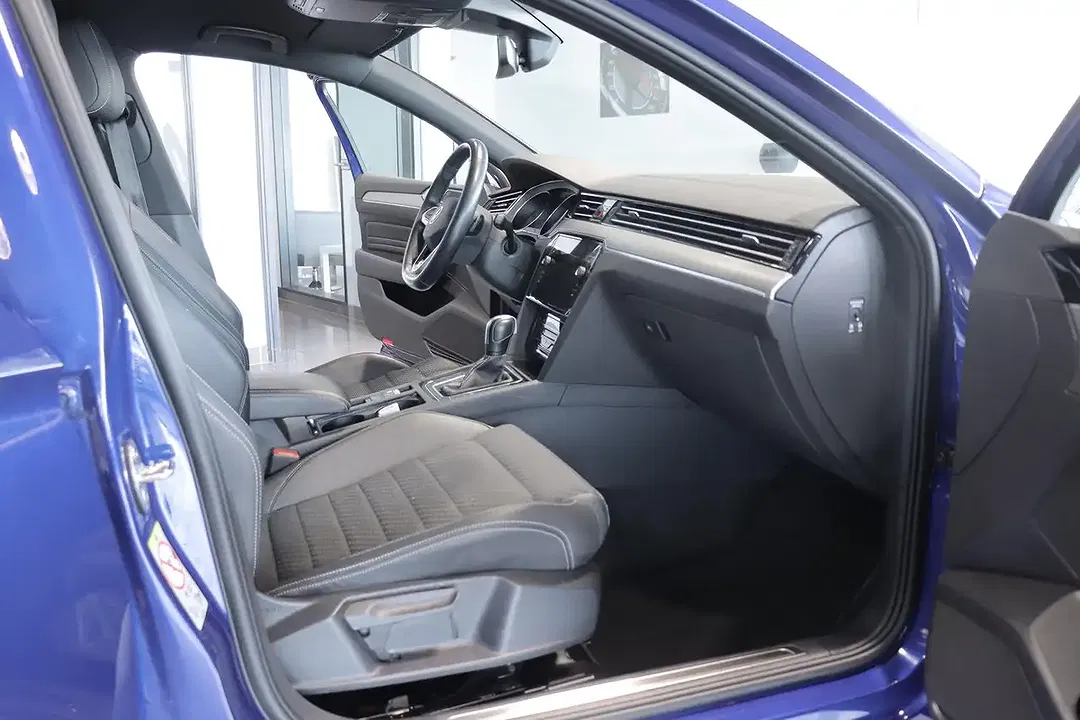 Volkswagen Passat Variant - Thumbnail 10