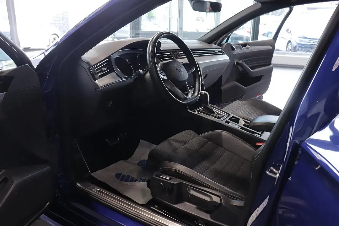 Volkswagen Passat Variant - Thumbnail 8