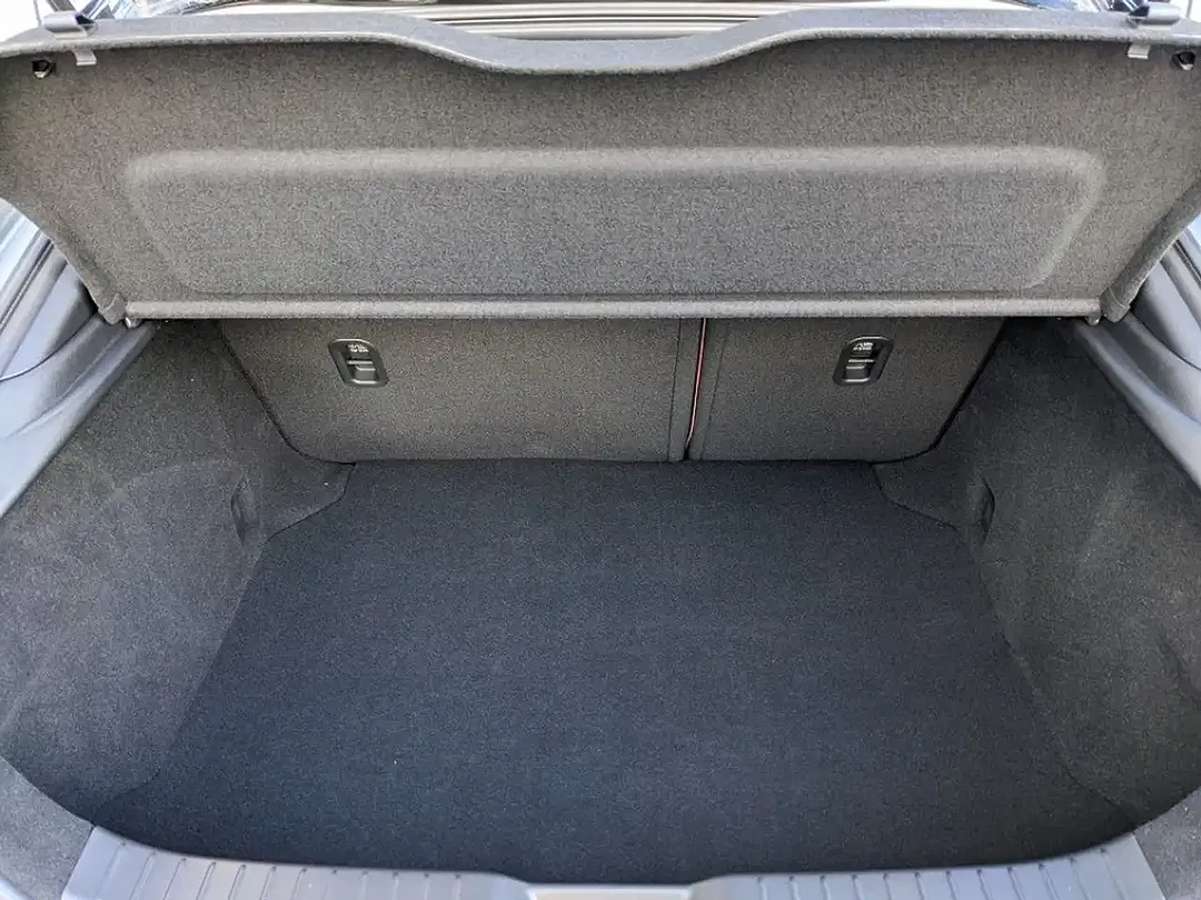 Mazda 3 - Thumbnail 9