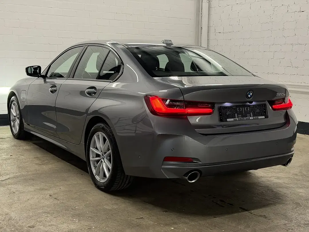 BMW 320 - Thumbnail 7