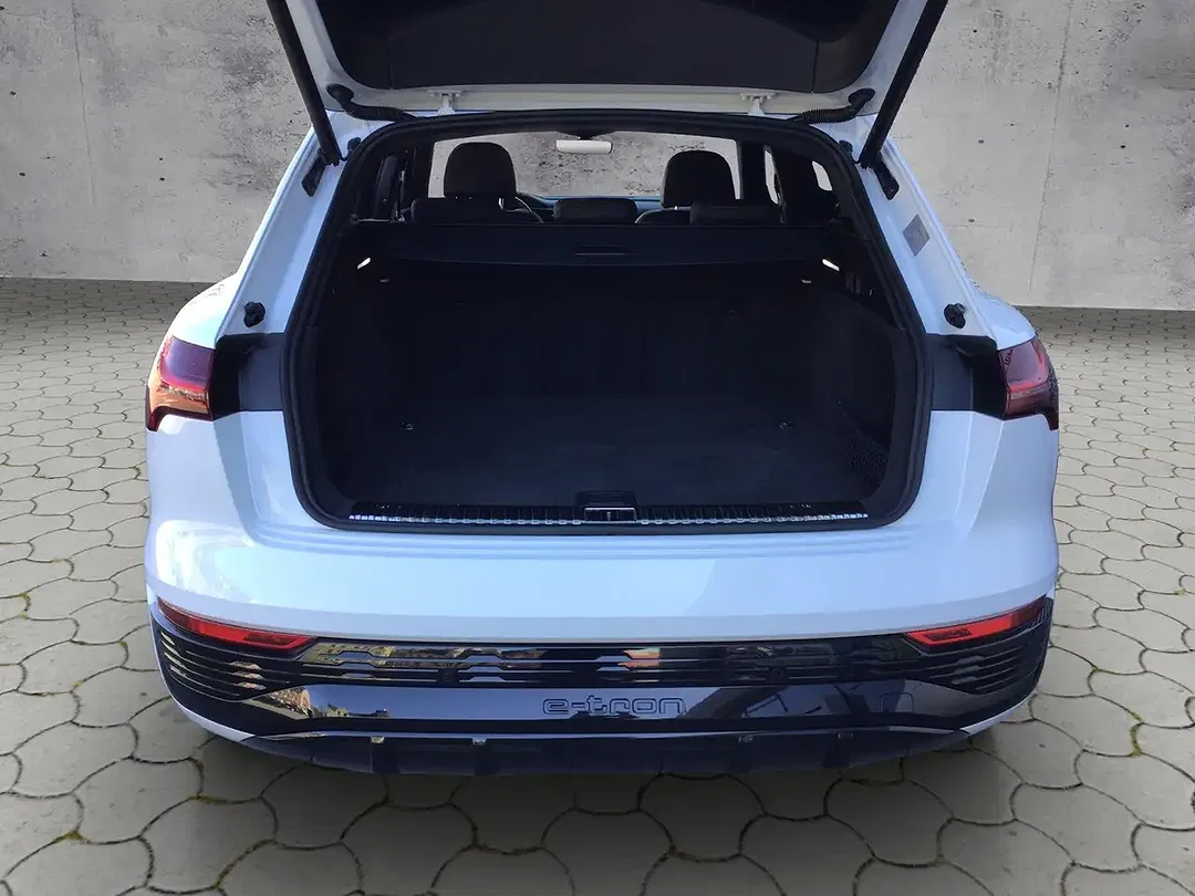 Audi Q8 e-tron - Thumbnail 11