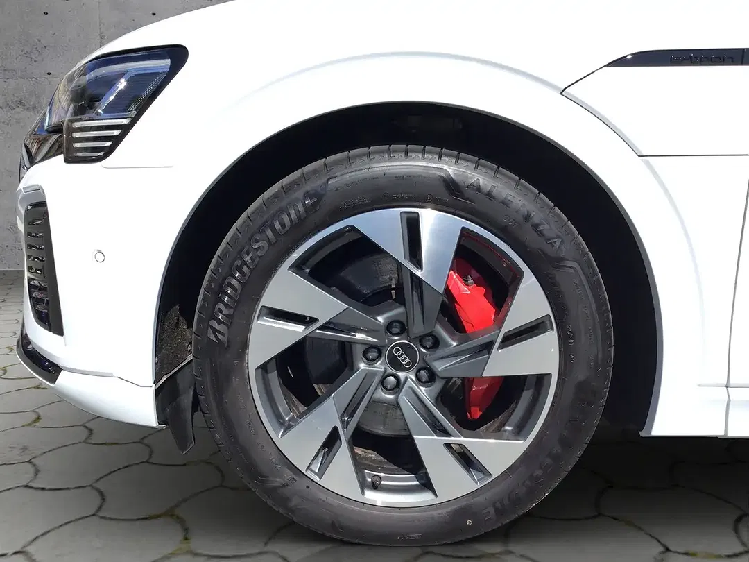 Audi Q8 e-tron - Thumbnail 13
