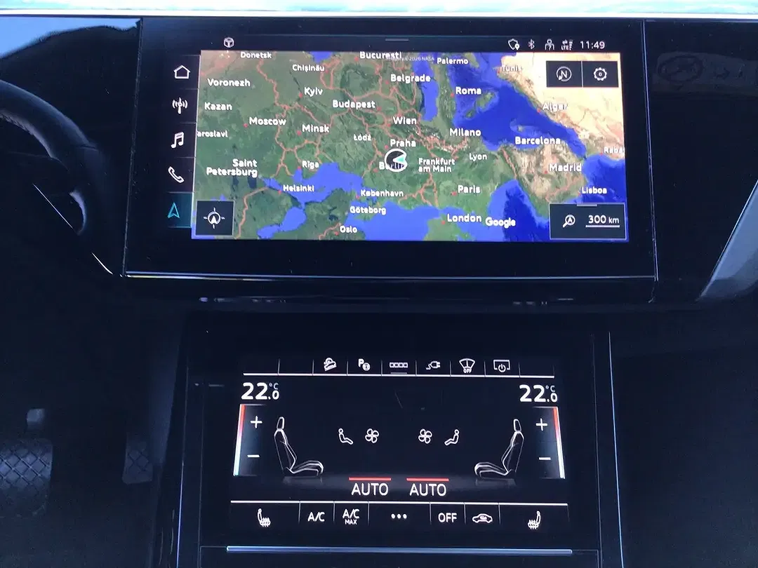 Audi Q8 e-tron 55 Matrix LED S line - foto 15