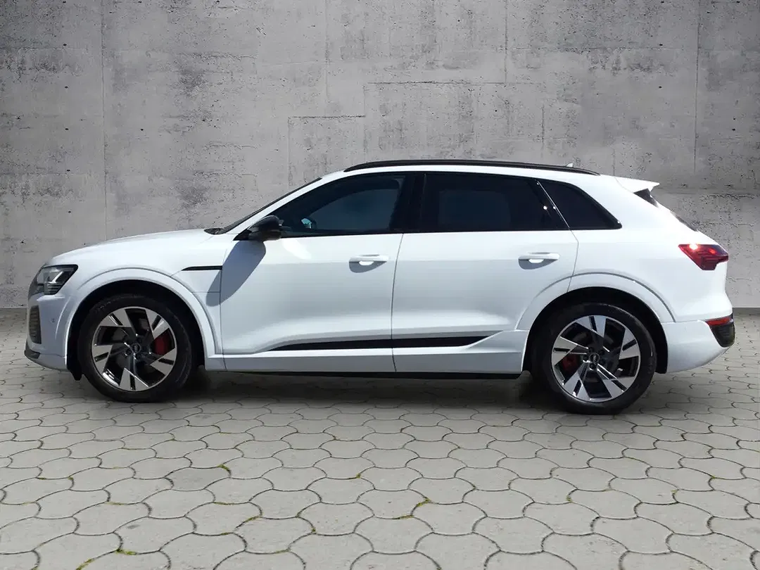 Audi Q8 e-tron 55 Matrix LED S line - foto 2