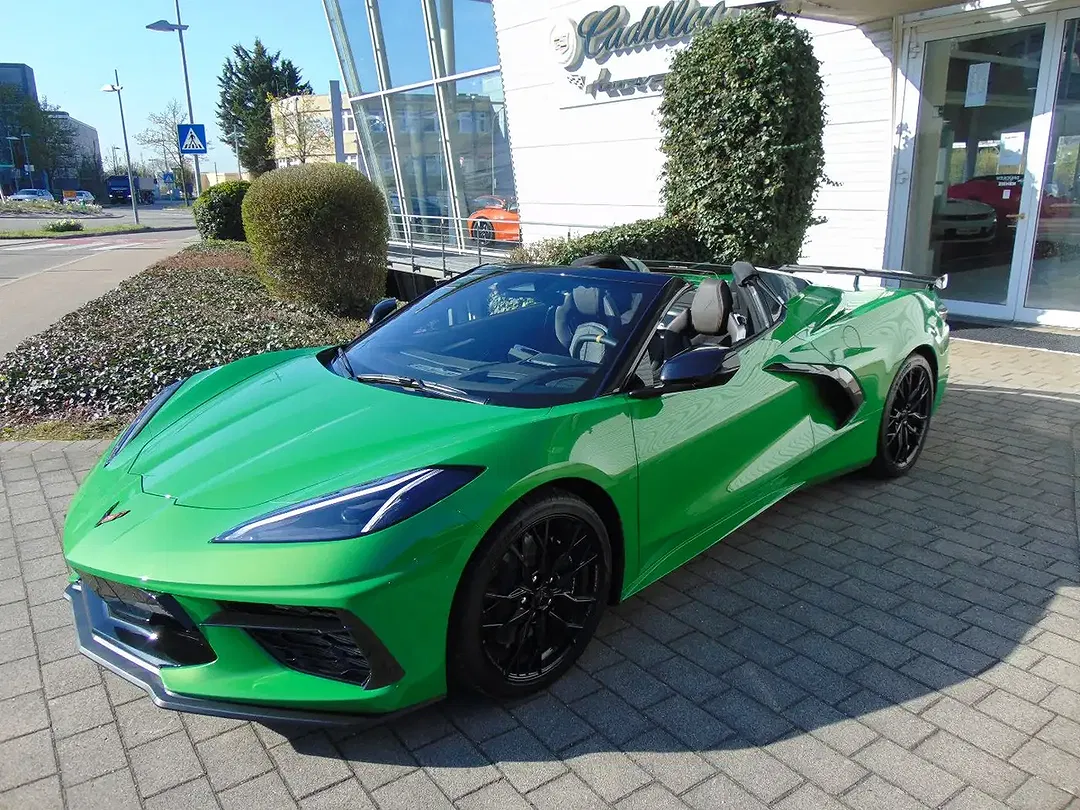 Corvette C8 - Thumbnail 1