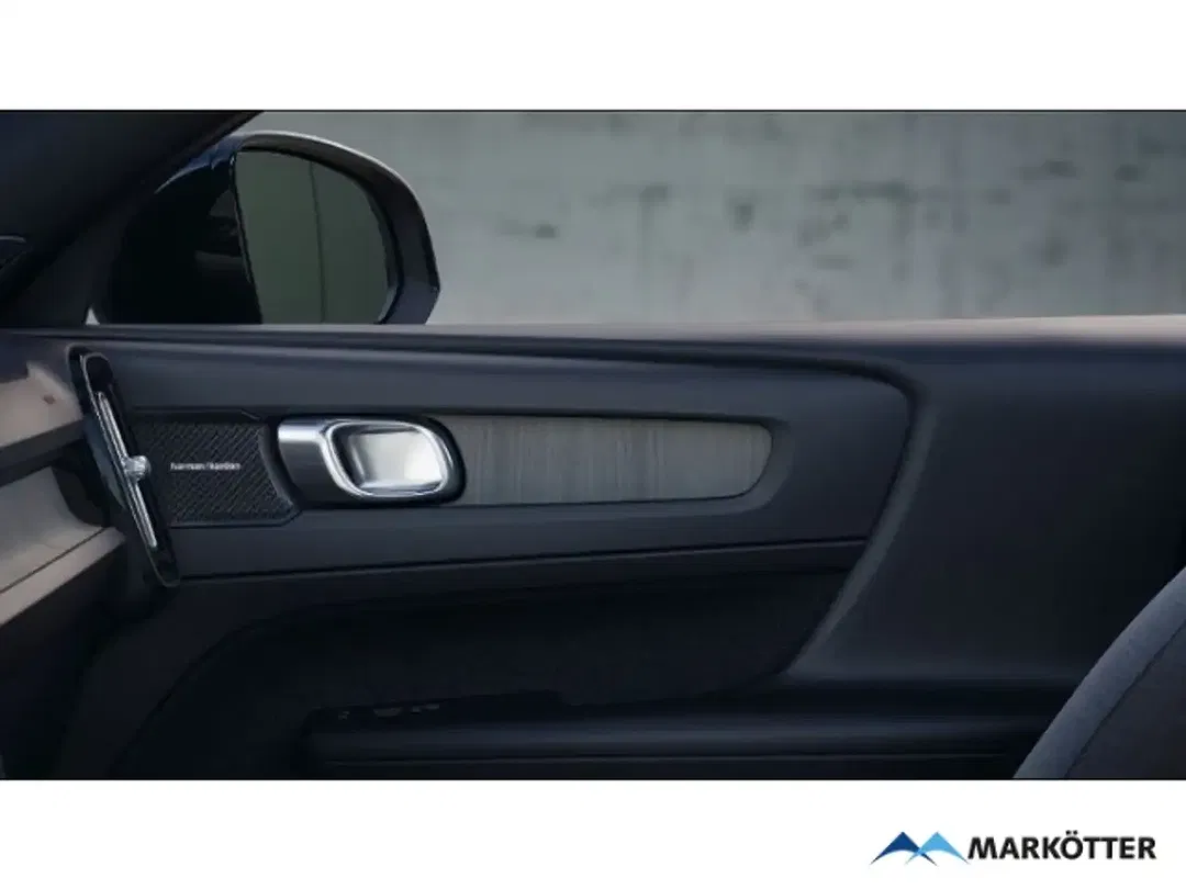 Volvo EX40 - Thumbnail 12