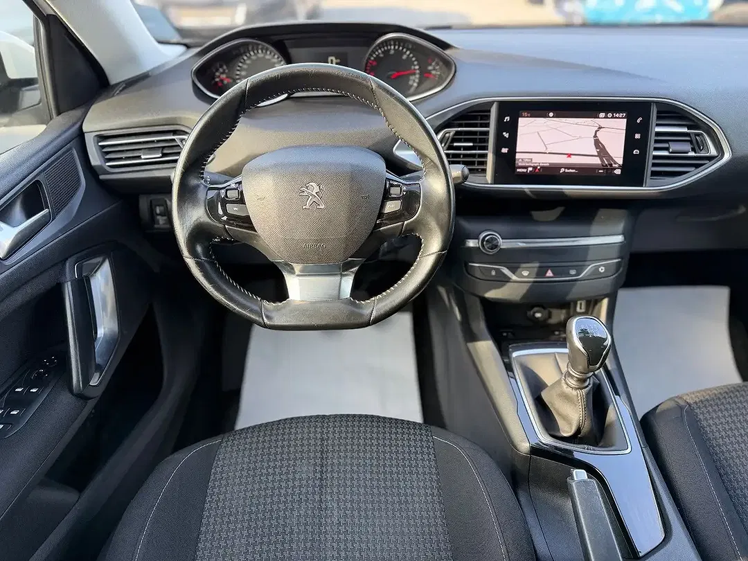 Peugeot 308 - Thumbnail 4
