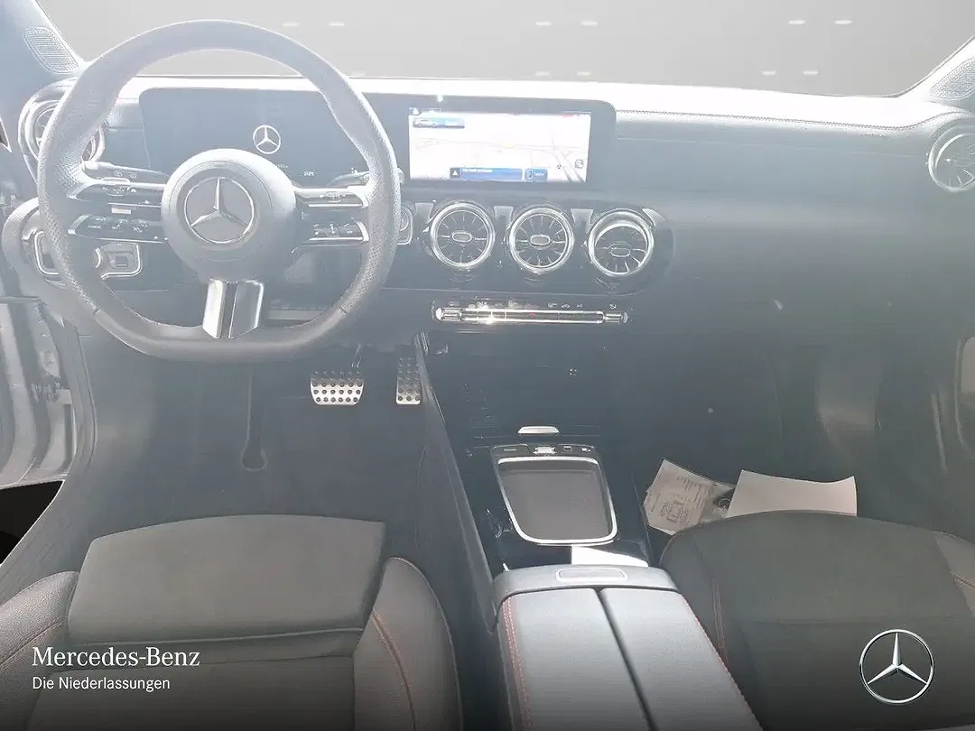 Mercedes-Benz CLA 200 - Thumbnail 12