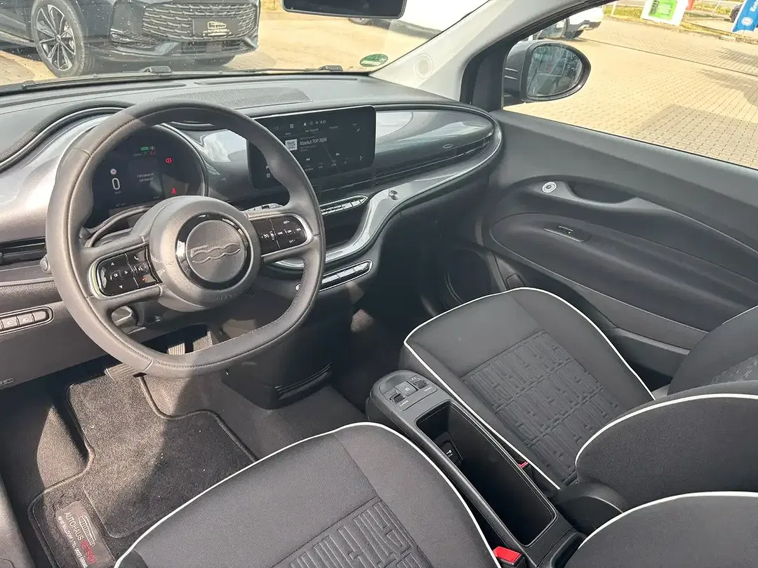 Fiat 500e - Thumbnail 10