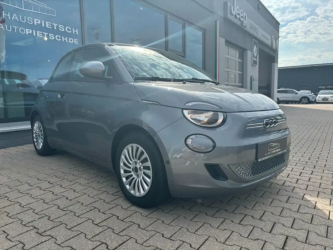 Fiat 500e - Thumbnail 2