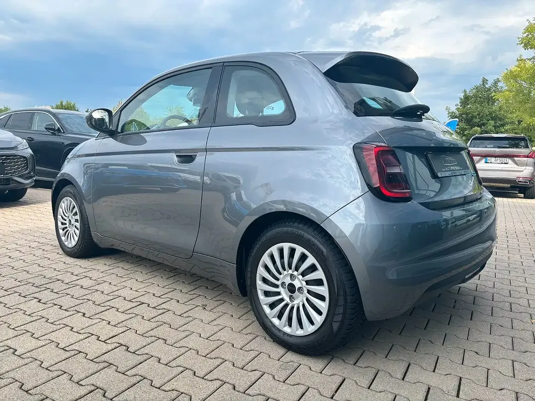 Fiat 500e - Thumbnail 4