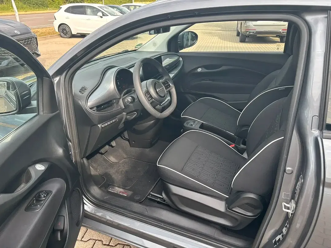 Fiat 500e - Thumbnail 8