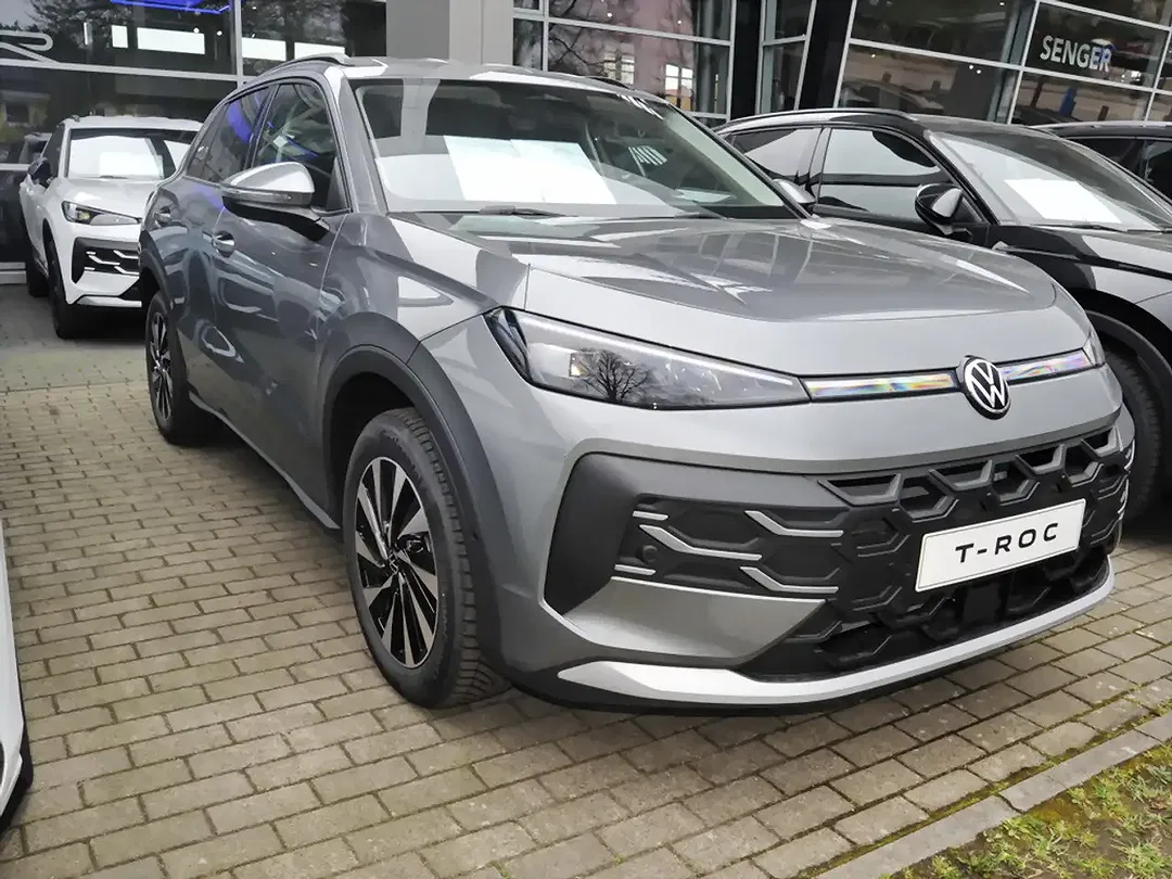 Volkswagen T-Roc - Thumbnail 3