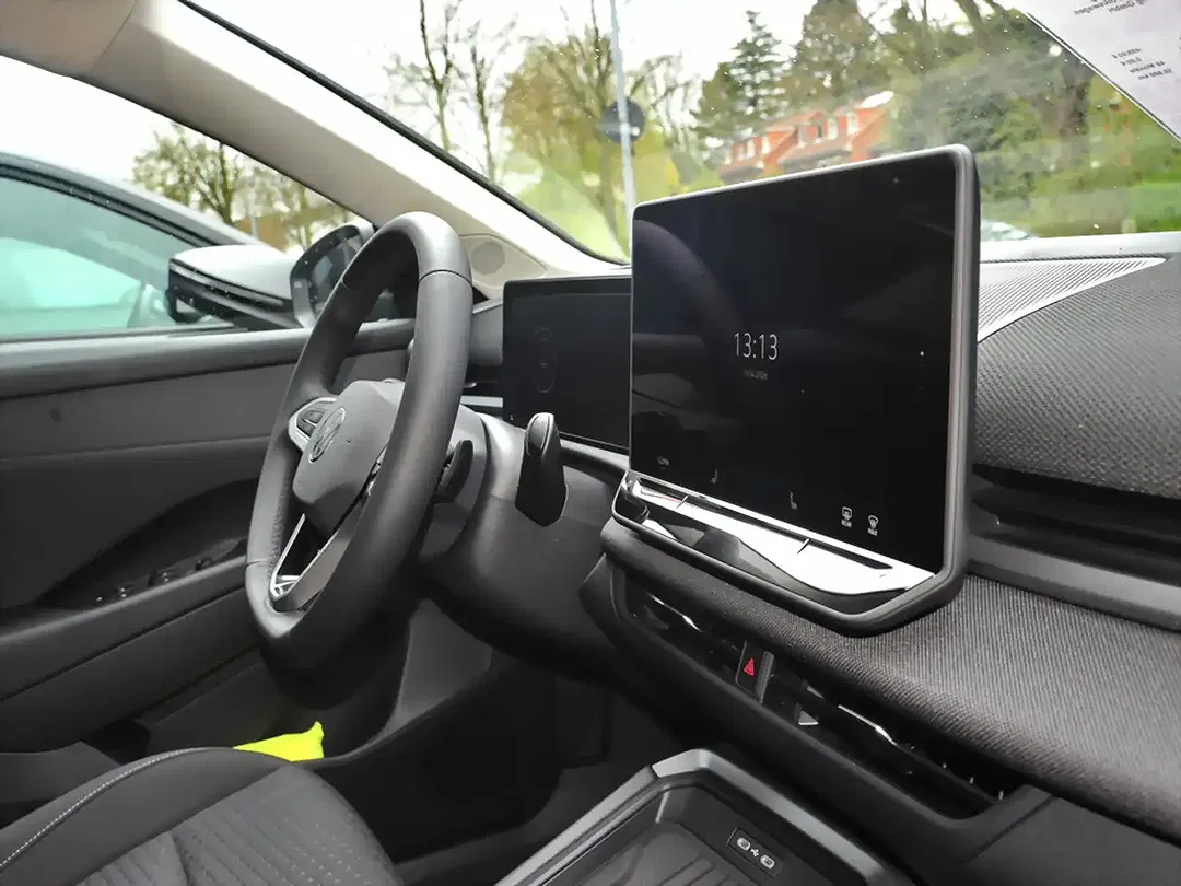 Volkswagen T-Roc - Thumbnail 9