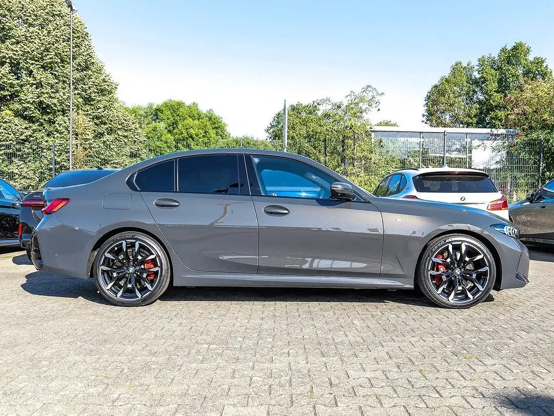 BMW 330 - Thumbnail 10