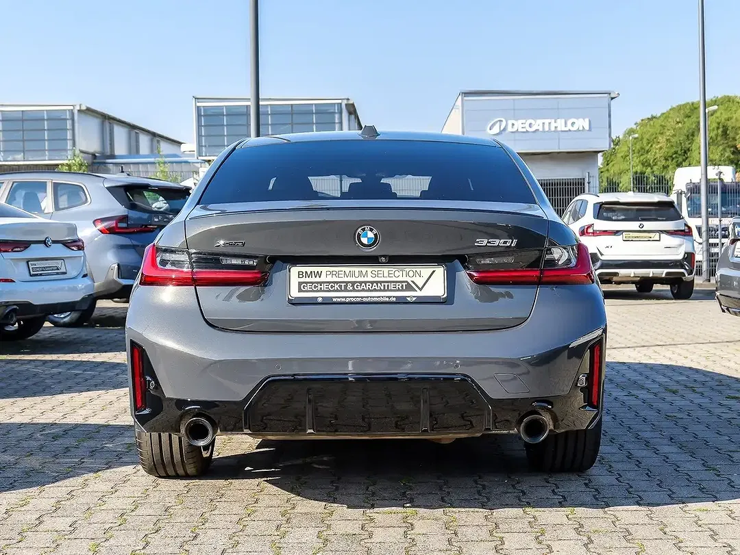 BMW 330 - Thumbnail 11