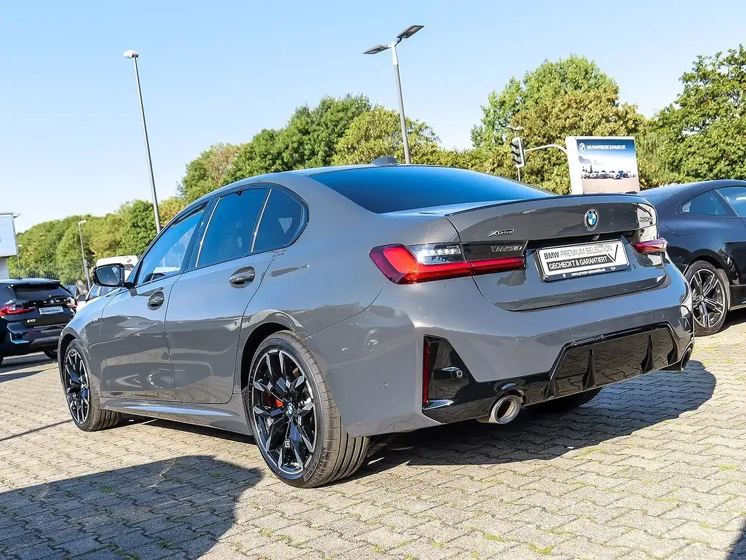 BMW 330 - Thumbnail 7