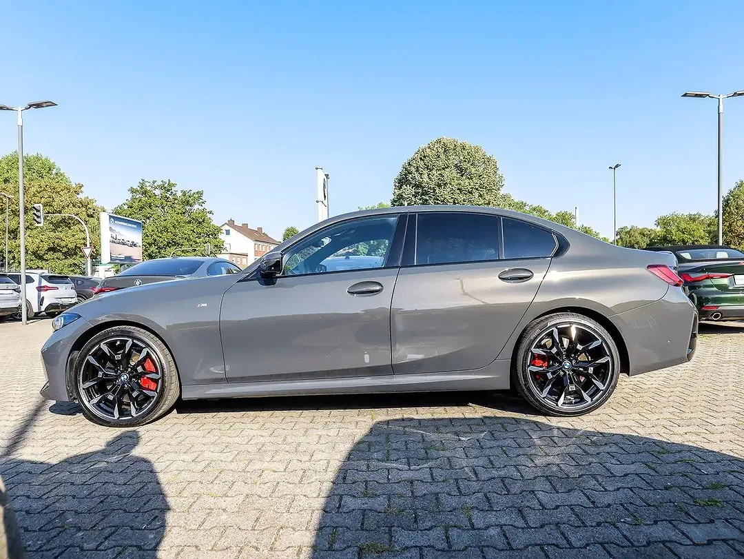 BMW 330 - Thumbnail 9