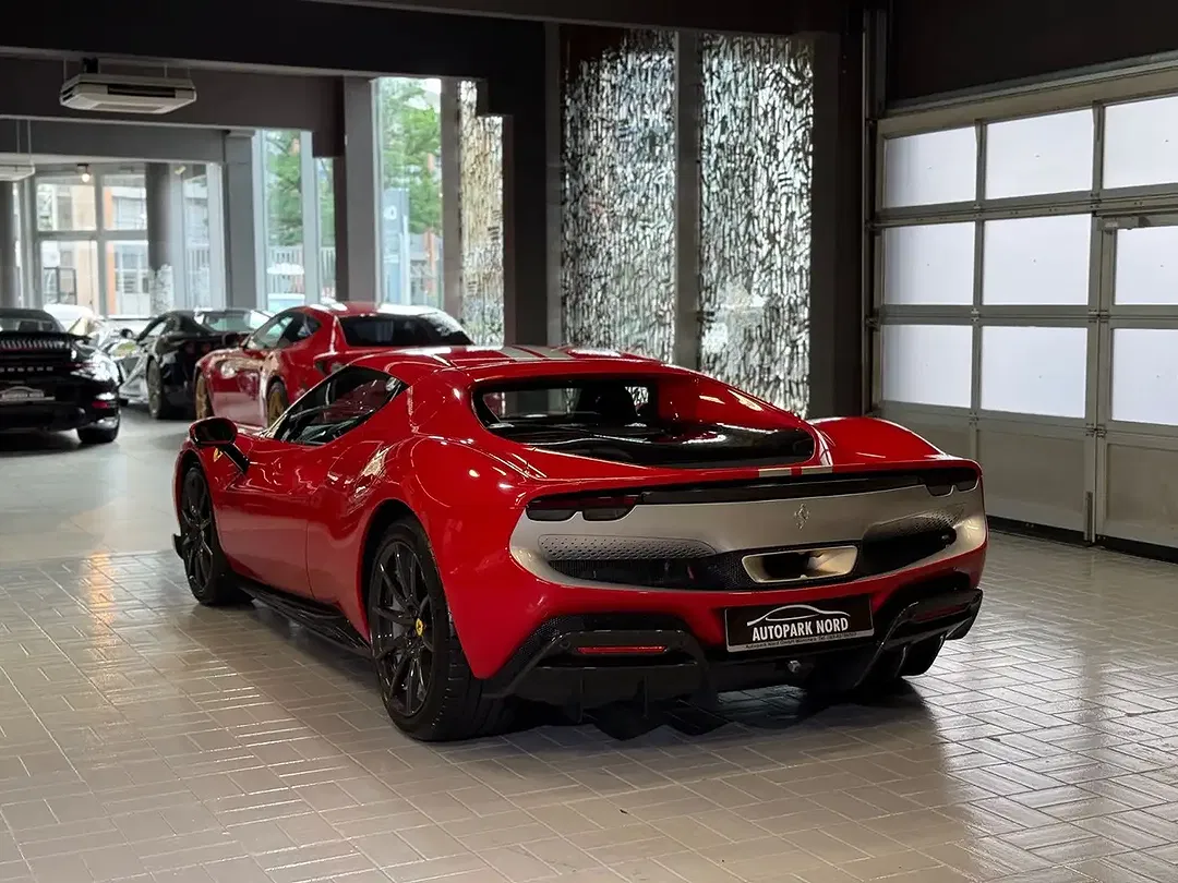 Ferrari 296 GTB - Thumbnail 5