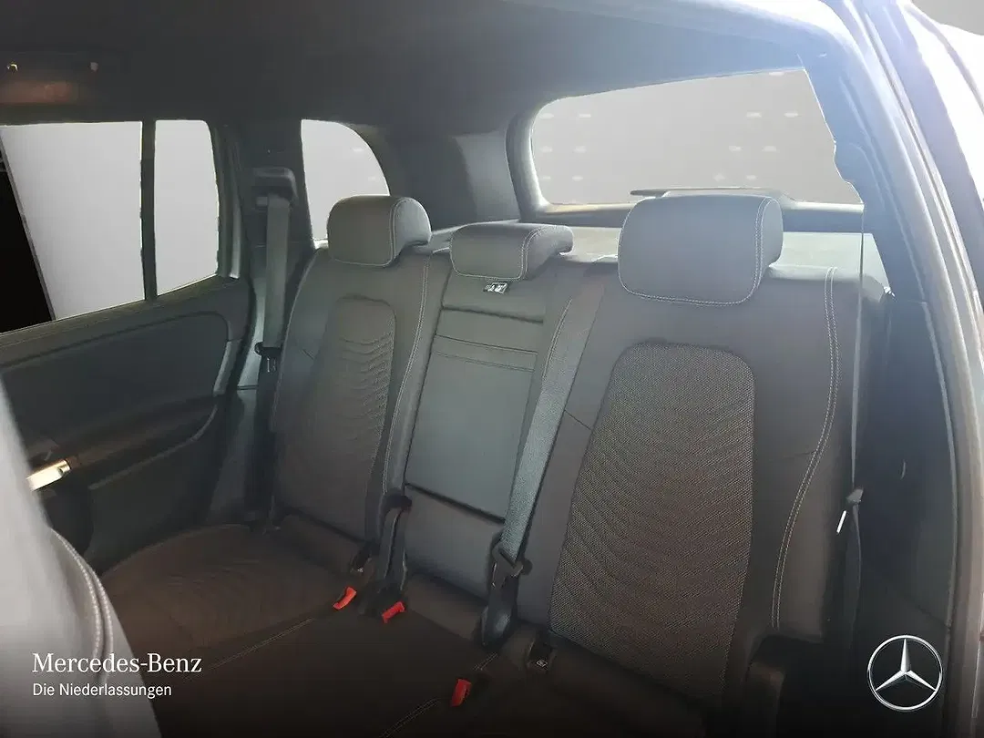 Mercedes-Benz GLB 180 - Thumbnail 11