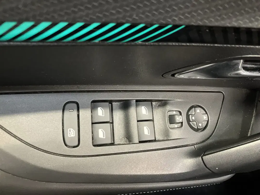 Peugeot 2008 - Thumbnail 12
