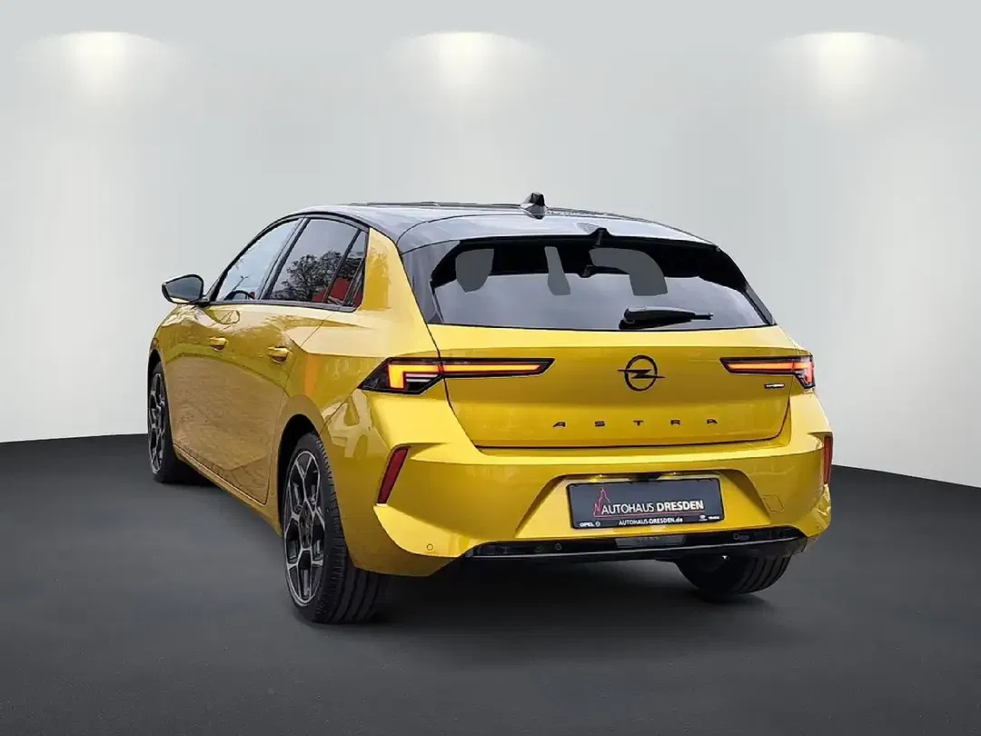 Opel Astra - Thumbnail 3