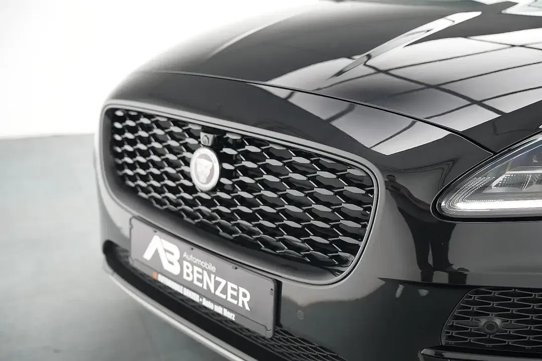 Jaguar E-Pace - Thumbnail 11