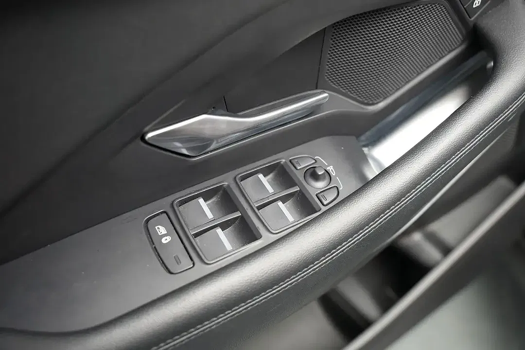 Jaguar E-Pace - Thumbnail 13