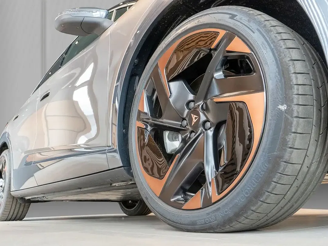 CUPRA Tavascan - Thumbnail 5