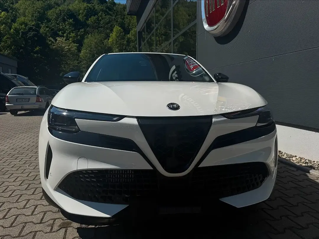 Alfa Romeo Junior 1.2 Ibrida MHEV Speciale - foto 2