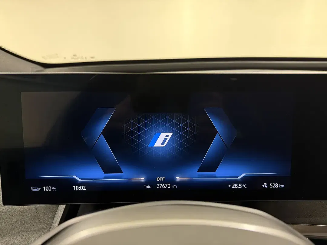 BMW iX - Thumbnail 12