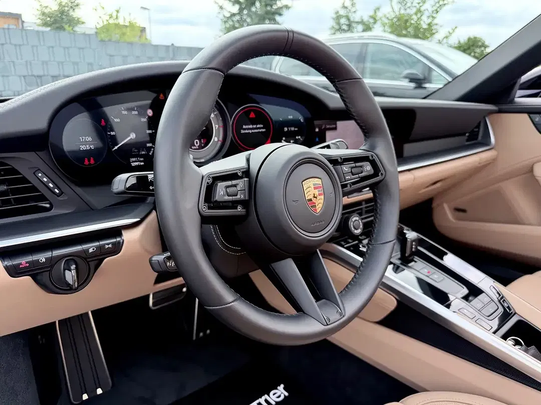 Porsche 911 - Thumbnail 11
