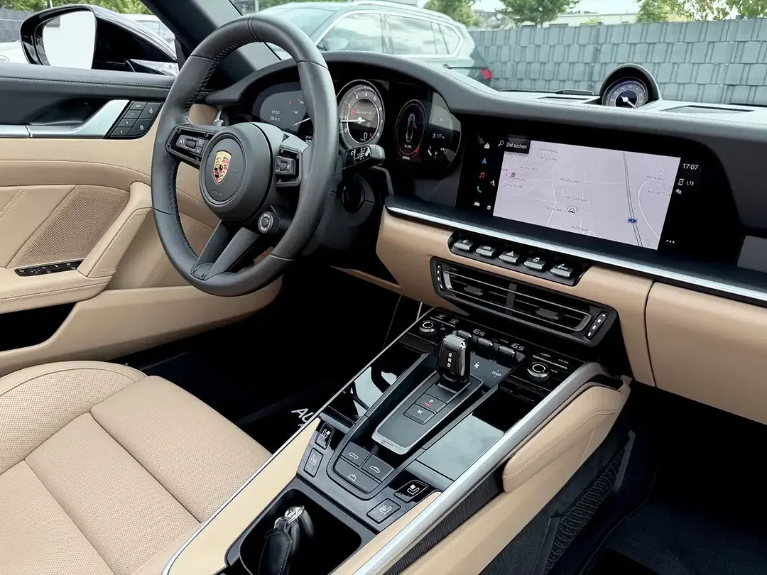 Porsche 911 - Thumbnail 12