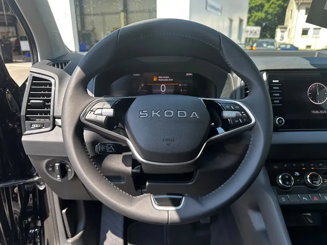 Skoda Karoq - Thumbnail 8