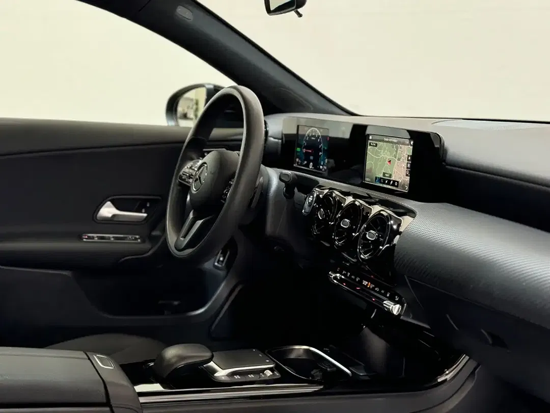 Mercedes-Benz A 250 - Thumbnail 13