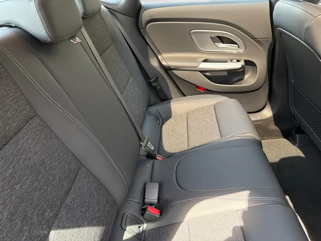Mercedes-Benz CLA 180 - Thumbnail 8