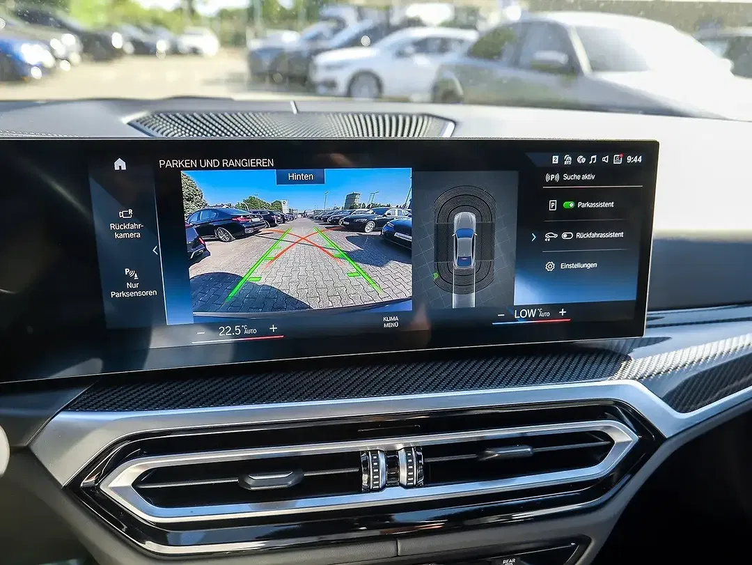 BMW i4 - Thumbnail 15