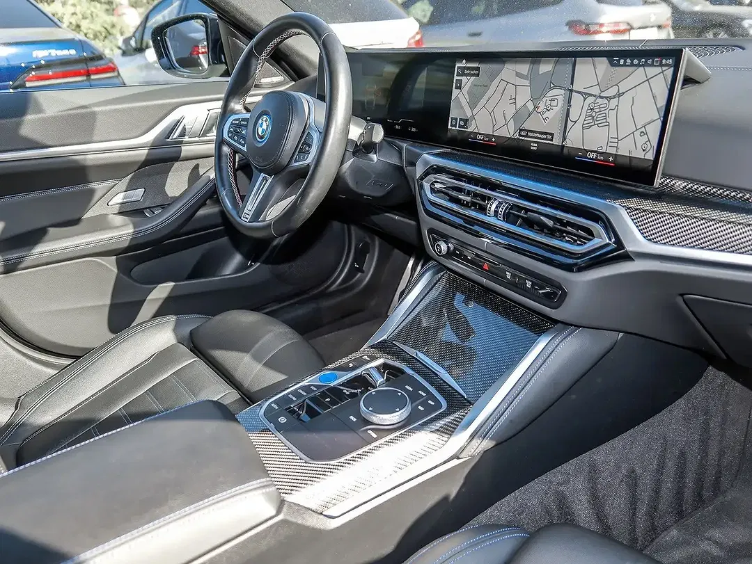 BMW i4 - Thumbnail 16