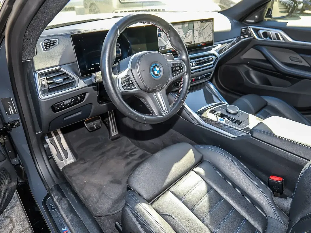 BMW i4 - Thumbnail 18